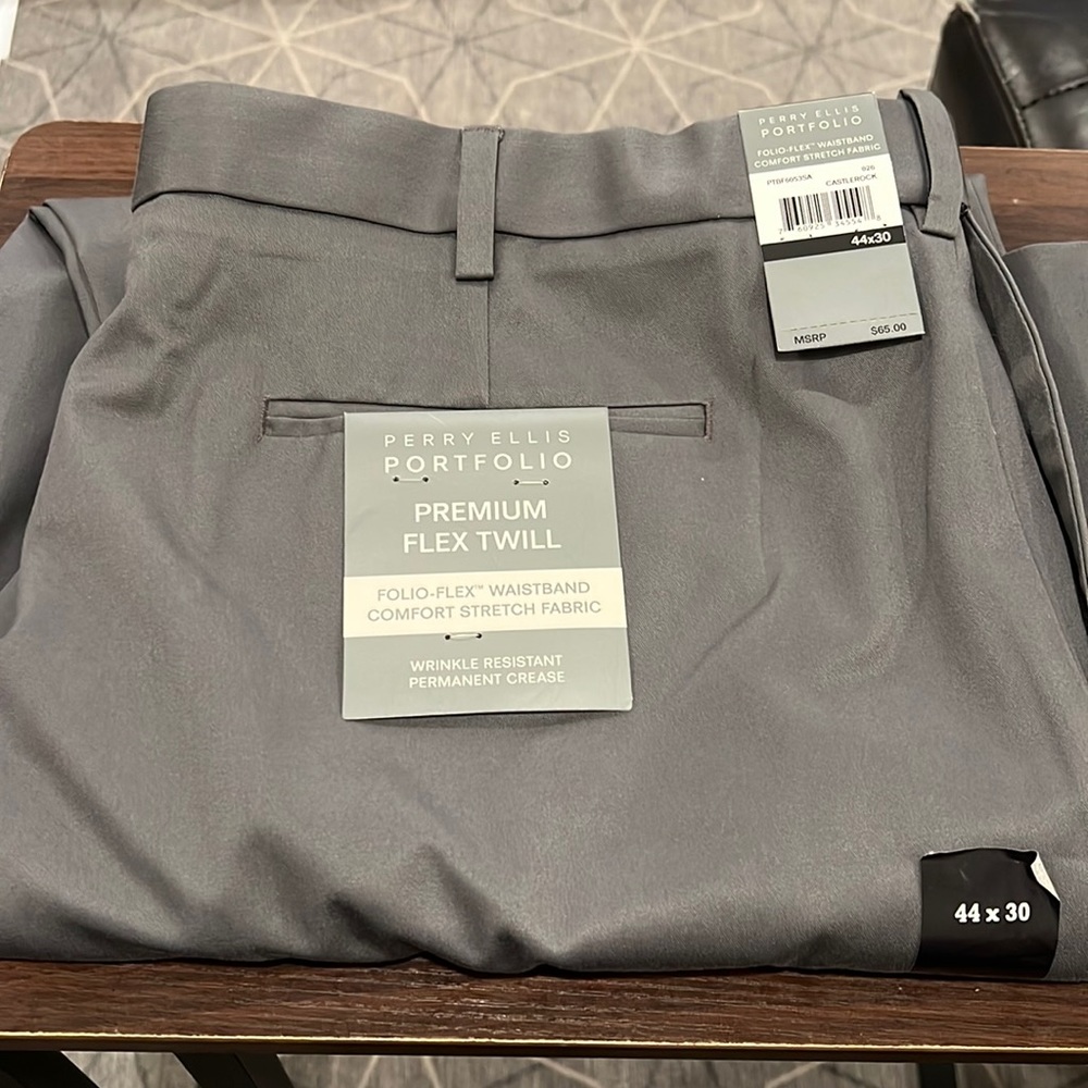 Perry Ellis Portfolio - Premium Flex Twill slacks - 44x30 NEW w/tags